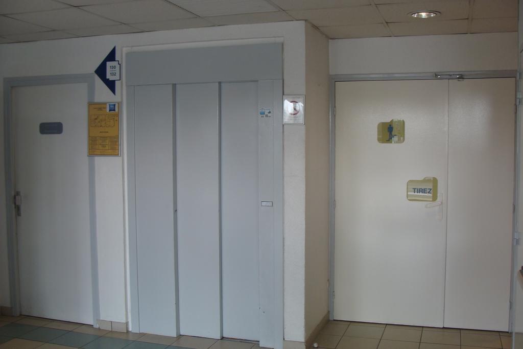 Ibis Budget Thiers Exterior photo